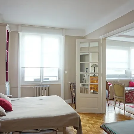 Apartament Rue Copernic - 16