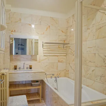 Apartament Rue Copernic - 16